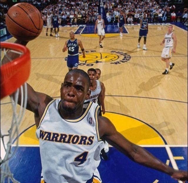 欧冠92年改制后戴帽数前10：梅西、C罗8次第1，姆巴佩5次第4（自1992年改制以来欧冠帽子戏法次数前十：梅西、C罗各8次并列第1，姆巴佩5次第4）