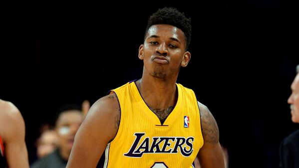 年轻控卫掌控比赛节奏（新星控卫主导比赛节奏）