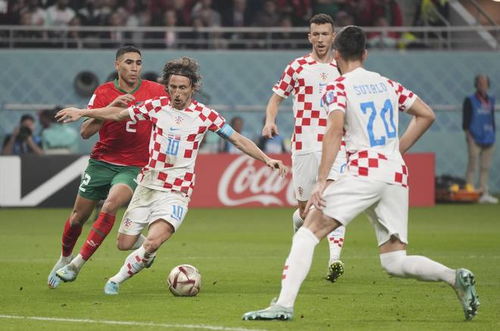 足球中超两场比赛因大雾暂停（受大雾影响，中超两场比赛暂停）