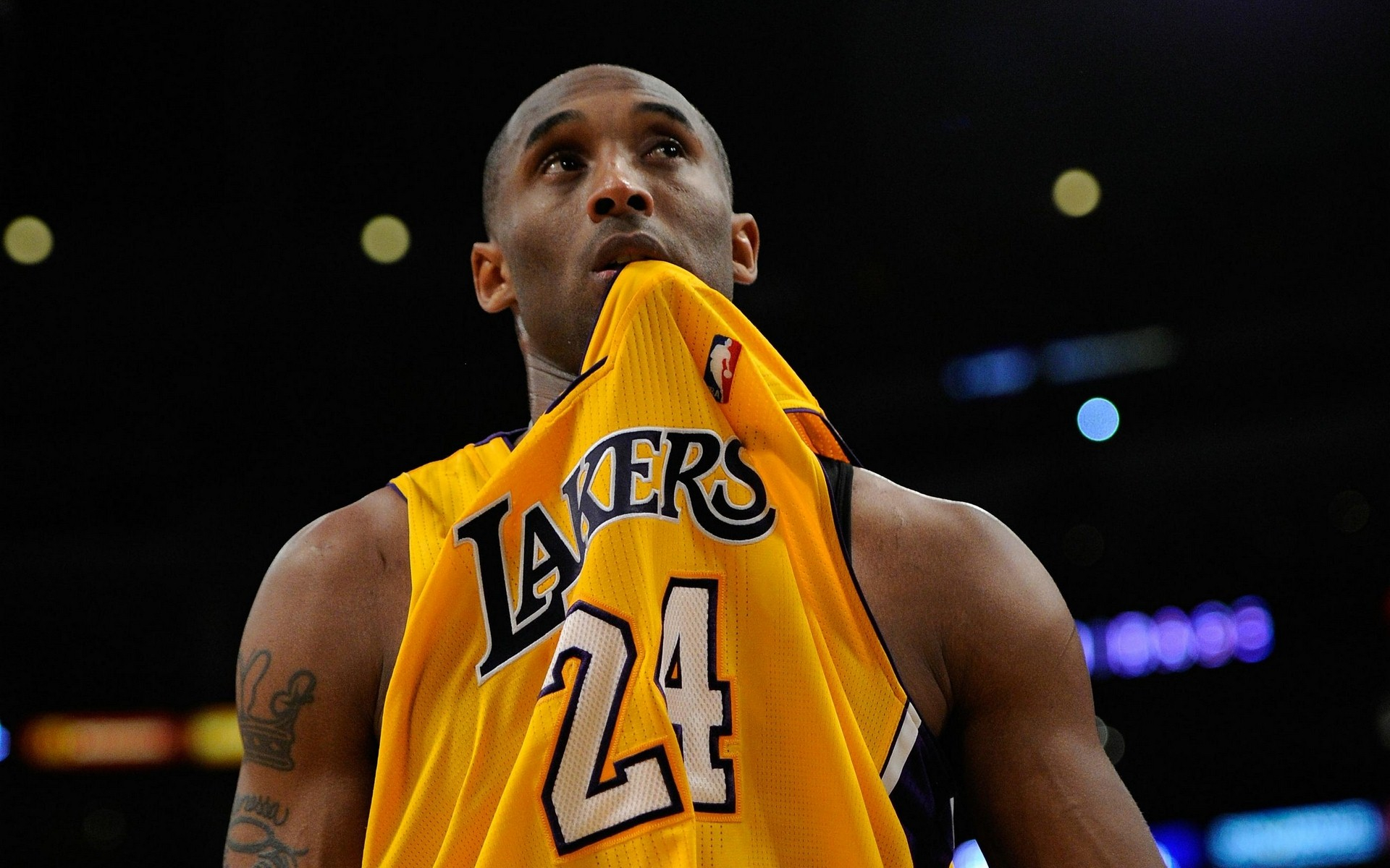 巴萨各项赛事近16比赛仅1次零封，其中15场合计丢了27球（巴萨各项赛事近16战仅1场零封，其余15场合计丢27球）