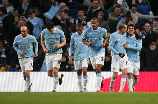 邓加：巴西球员和欧洲球员是不一样的，他们总想上场踢球（邓加：巴西球员与欧洲球员各异，始终渴望上场）