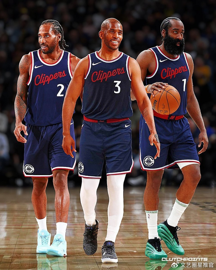 意甲第十四轮：萨索洛3-1逆转佛罗伦萨，紫百合陷入困境（意甲第14轮：萨索洛3-1上演逆转，佛罗伦萨陷入低迷）