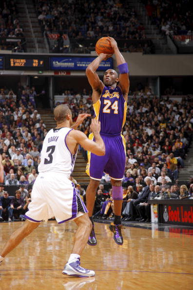 传闻：曼联、罗马和斯图加特也在关注18岁昂热前锋谢里夫（曝曼联、罗马与斯图加特同样关注18岁昂热新星谢里夫）