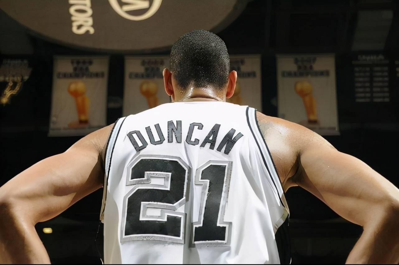 半场战报：国安2-0亚泰，塞尔吉尼奥破旧主，法比奥点射（半场：国安2-0领先亚泰，塞尔吉尼奥反戈旧主，法比奥点球命中）