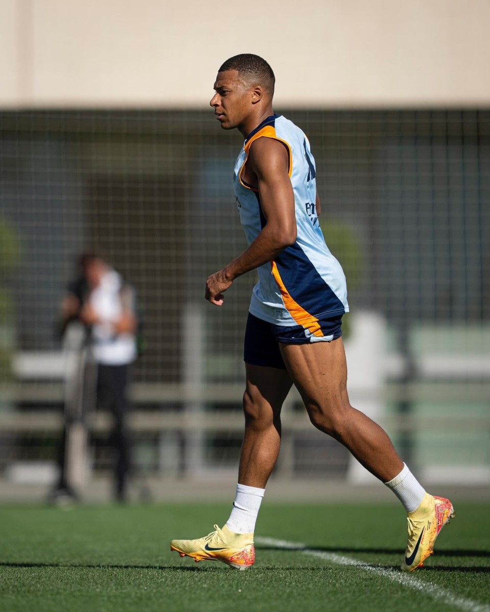 懂球译站｜债务、杠杆和未来：解密巴塞罗那的财政迷宫（懂球译站｜巴塞罗那财务迷阵：债务、杠杆与前景解析）