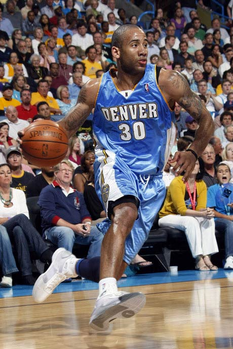 初陷低谷 初陷低谷